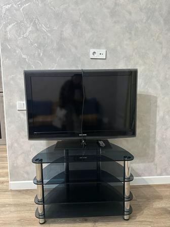 Продам телевизор с подставкой