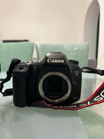 Фотоаппарат Canon EOS 7D Mark II