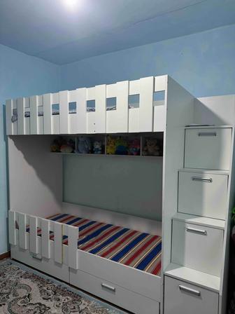 двухъярусная кровать