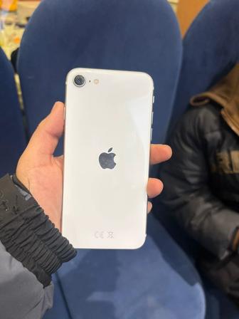 Продается IPhone SE 2020