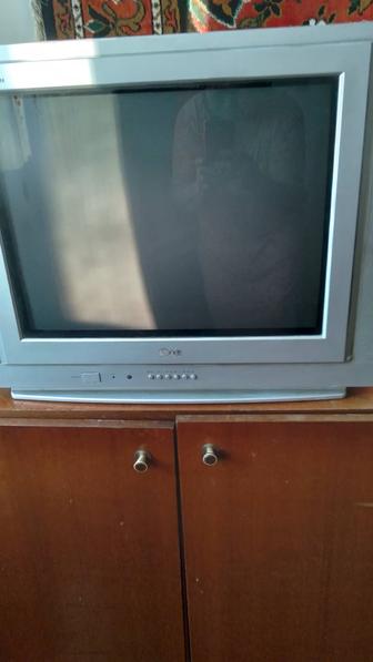 Продам телевизор LG бу