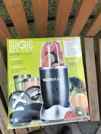 Продам блендер Nutribullet