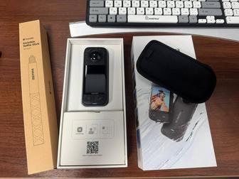 Insta 360 x3 в комплекте штатиф.