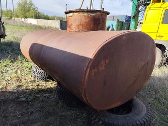 Продается металлическая емкость объемом 4,5м