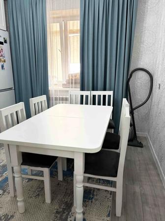 Стол и стулья