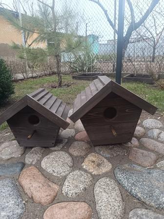 Скворечники из дерева.