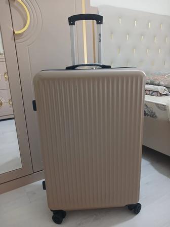 Чемодан буу в хорошем состоянии