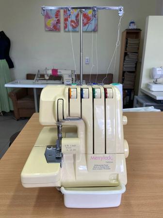 Оверлок бытовой