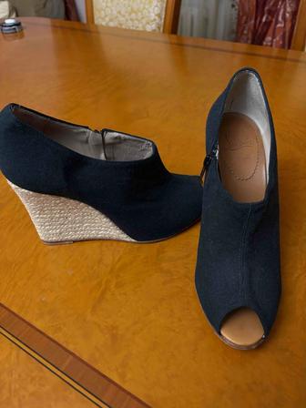 Танкетки от Christian Louboutin