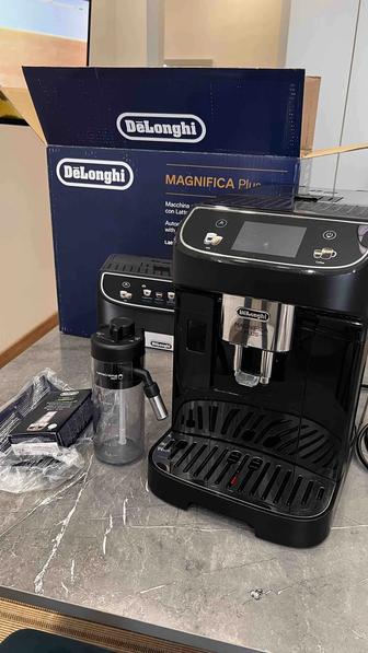 Срочно продам кофемашина delonghi