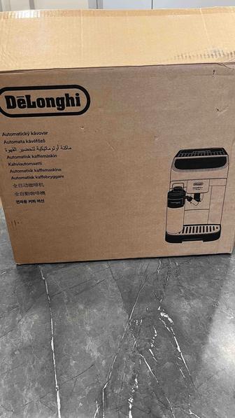 Срочно продам кофемашина delonghi