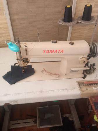 Продам швейную прямострочную машинку