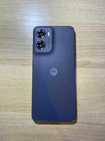 Как новый! Продам Motorola E15 срочно