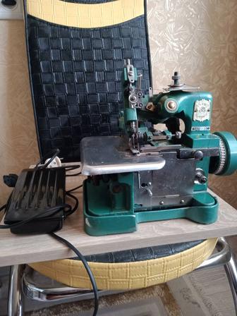 Продается машинка оверлок