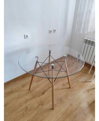 Продам обеденный стол