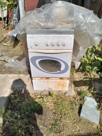 Продам газ плиту