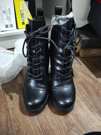 Продам черные батильоны 37 размера