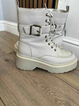 Срочно продаю зимние кожаные сапоги Эконика