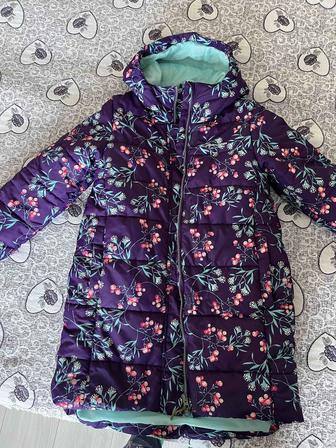 Продам зимнюю куртку для девочки