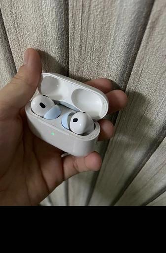 Продам AirPods pro оригинал