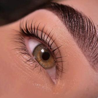 Наращивание и ламинирование ресниц и бровей