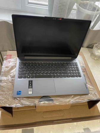 Ноутбук Idea Pad Slim 3 15IAH8