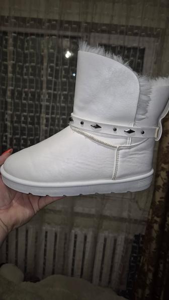 Продам Женские угги