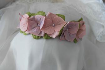 Ободок из розовых гортензий