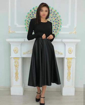 Платье А силуэта, полу кожаное, размер 48