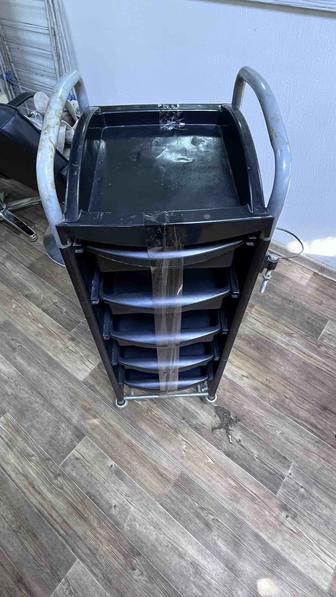 Помощник парикмахера