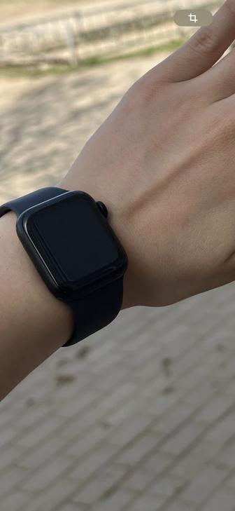 Продам часы Apple Watch 40mm оригинал
