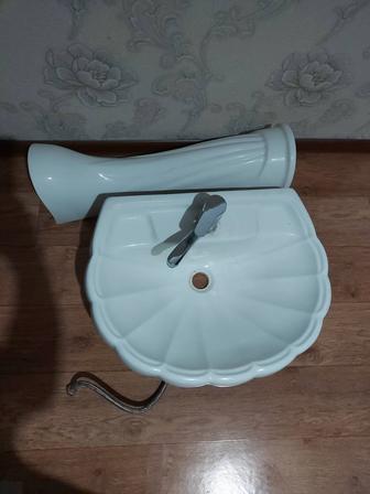Продам раковину тюльпан б/у