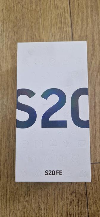 Продам сотовый телефон Samsung s20fe