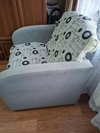 Продам большое кресло кровать