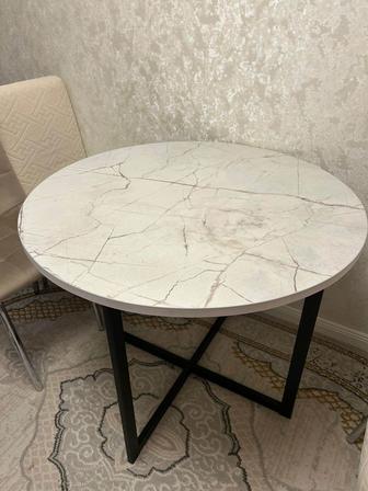 Кухонный стол