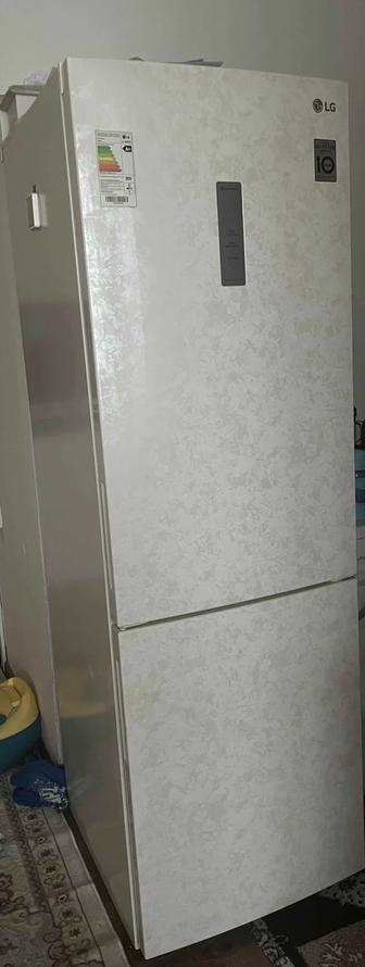 Продам холодильник