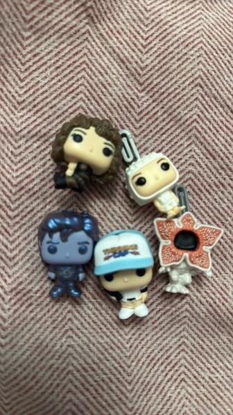 Продаю фигурки ОСД игрушки kinder joy stranger things
