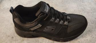 Продам осенне-зимние кроссовки scechers