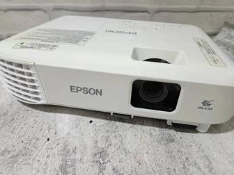 Продам проектор Epson EB-E01 (идеал)