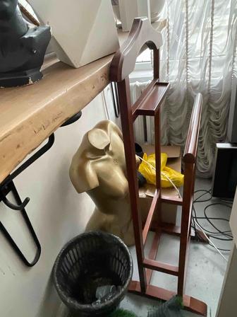 Продаем золотой манекен