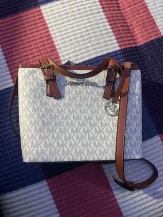 Продам оригинальную сумку Michael Kors