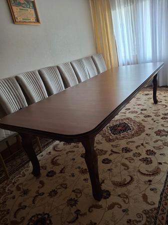 Продается качественный стол
