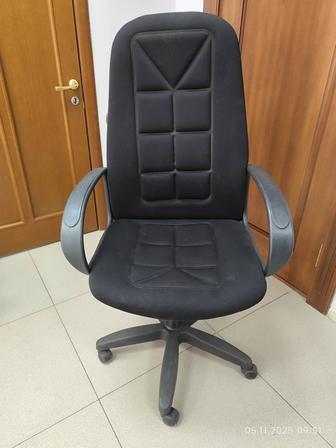 Продам кресло офисное