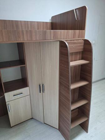 Продам кровать ярусную со столом