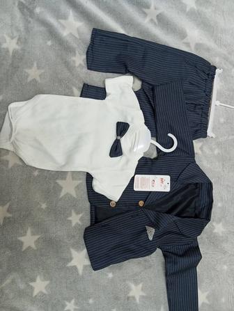 Костюм тройка