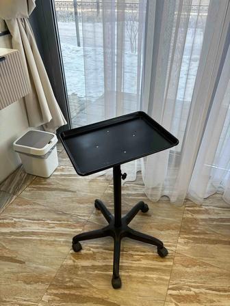 Помощник для парикмахеров