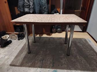 Продается стол в отличном состоянии