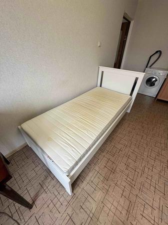 Кровать для спальни