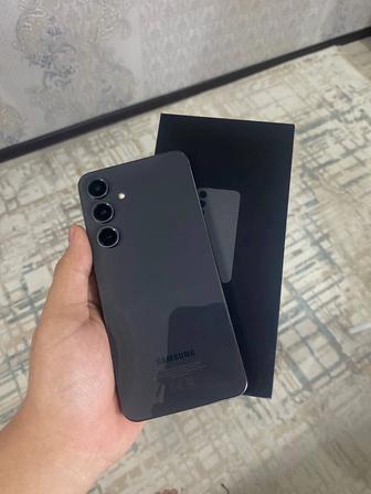 Самсунг с 24фе 256/8гб