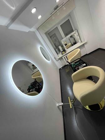 Продам зеркало с подсветкой